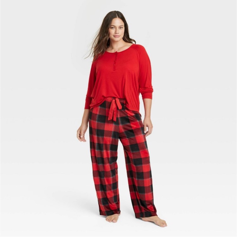 NWT! Women's Henley Gift Pajama Set - Stars
Above Red S